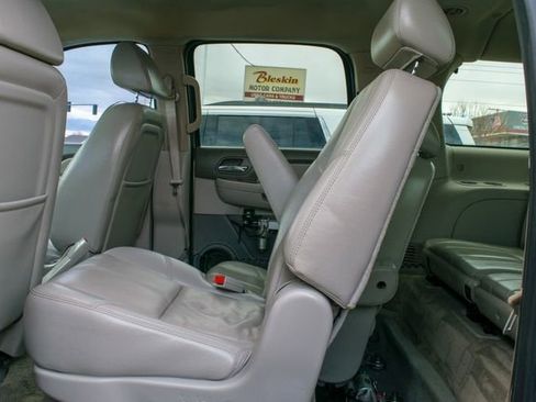 Used 2009 GMC Yukon XL SLT image 20