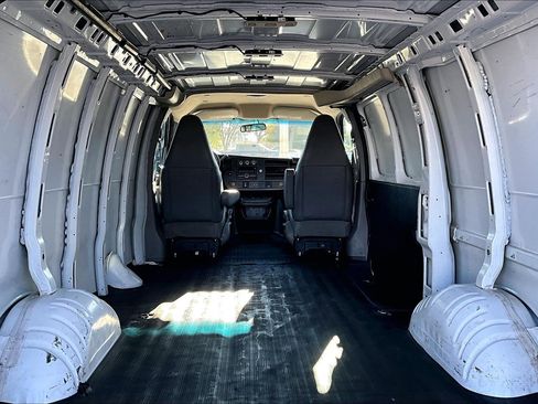 Used 2023 Chevrolet Express 2500 Work Van 3D Cargo Van w/ Driver Convenience Package image 6