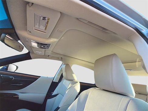 New 2025 Lexus ES 350 Ultra Luxury image 26
