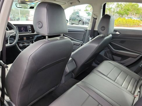 Used 2024 Volkswagen Jetta SE image 11