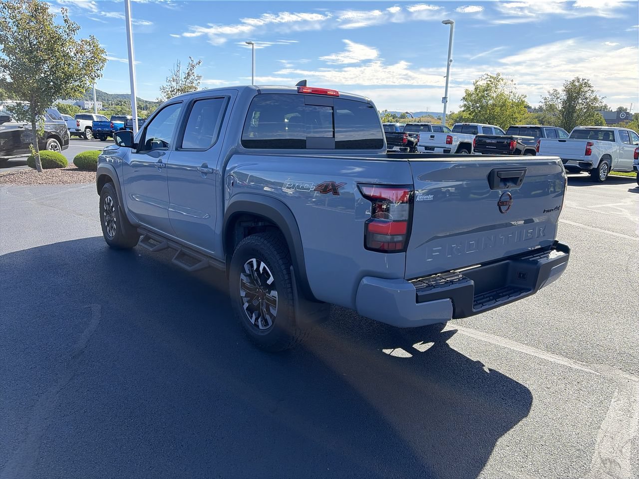 Used 2024 Nissan Frontier PRO-4X AWD/4WD image 5