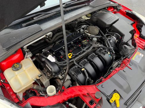 Used 2014 Ford Focus SE w/ SE Winter Package image 40