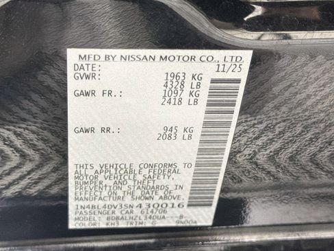Used 2025 Nissan Altima 2.5 SV FWD image 12