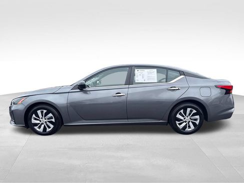 Used 2024 Nissan Altima 2.5 S FWD image 3