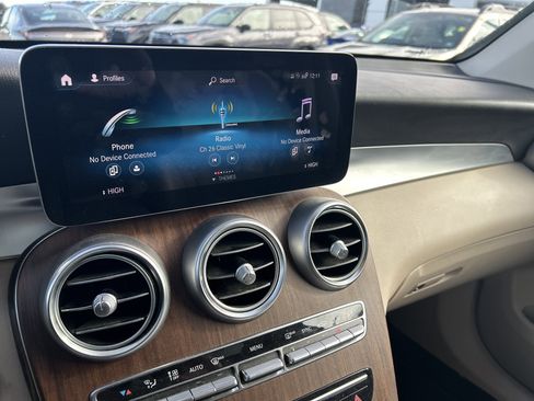 Used 2022 Mercedes-Benz GLC 300 4MATIC image 33