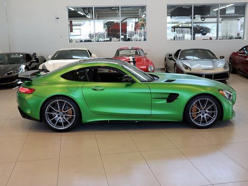 Used 2018 Mercedes-Benz AMG GT R image 20