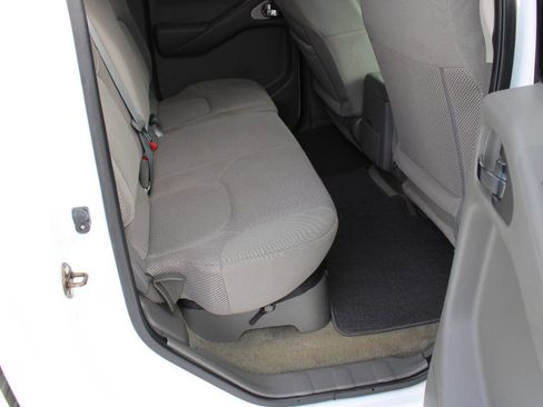 Used 2016 Nissan Frontier SV w/ SV Value Truck Package image 39