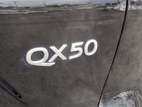 Used 2019 INFINITI QX50 Luxe w/ Navigation Package image 32