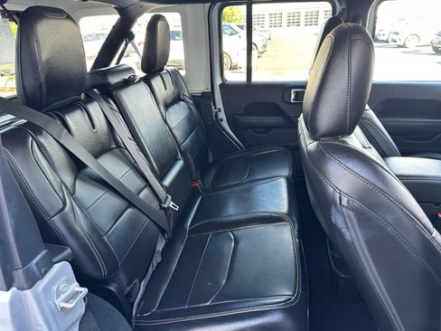 Used 2023 Jeep Wrangler Unlimited Sahara AWD/4WD image 29