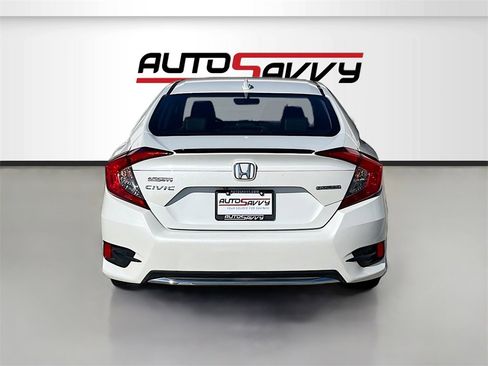 Used 2019 Honda Civic Touring image 6