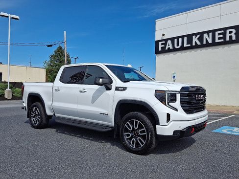 Used 2025 GMC Sierra 1500 AT4 w/ Technology Package AWD/4WD image 1