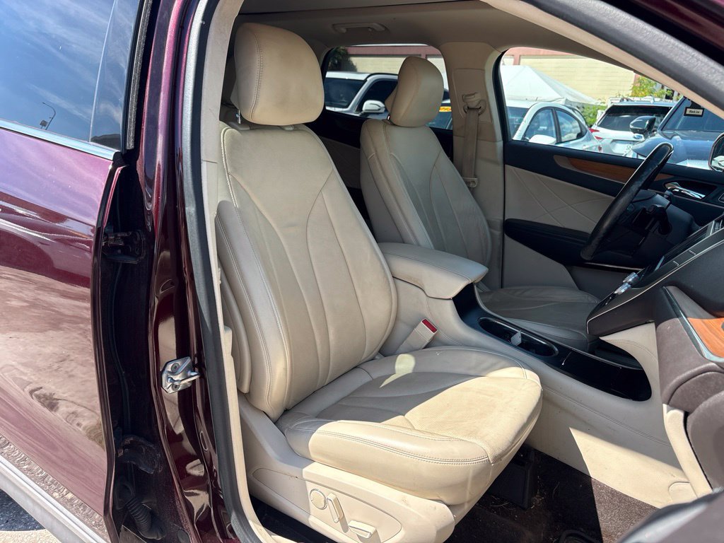 Used 2016 Lincoln MKC Reserve w/ Lincoln MKC Climate Package FWD image 21