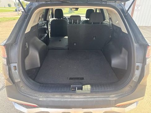 Used 2023 Kia Sportage LX AWD/4WD image 16