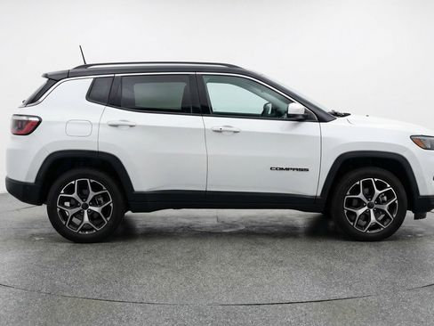 Used 2025 Jeep Compass Limited AWD/4WD image 11