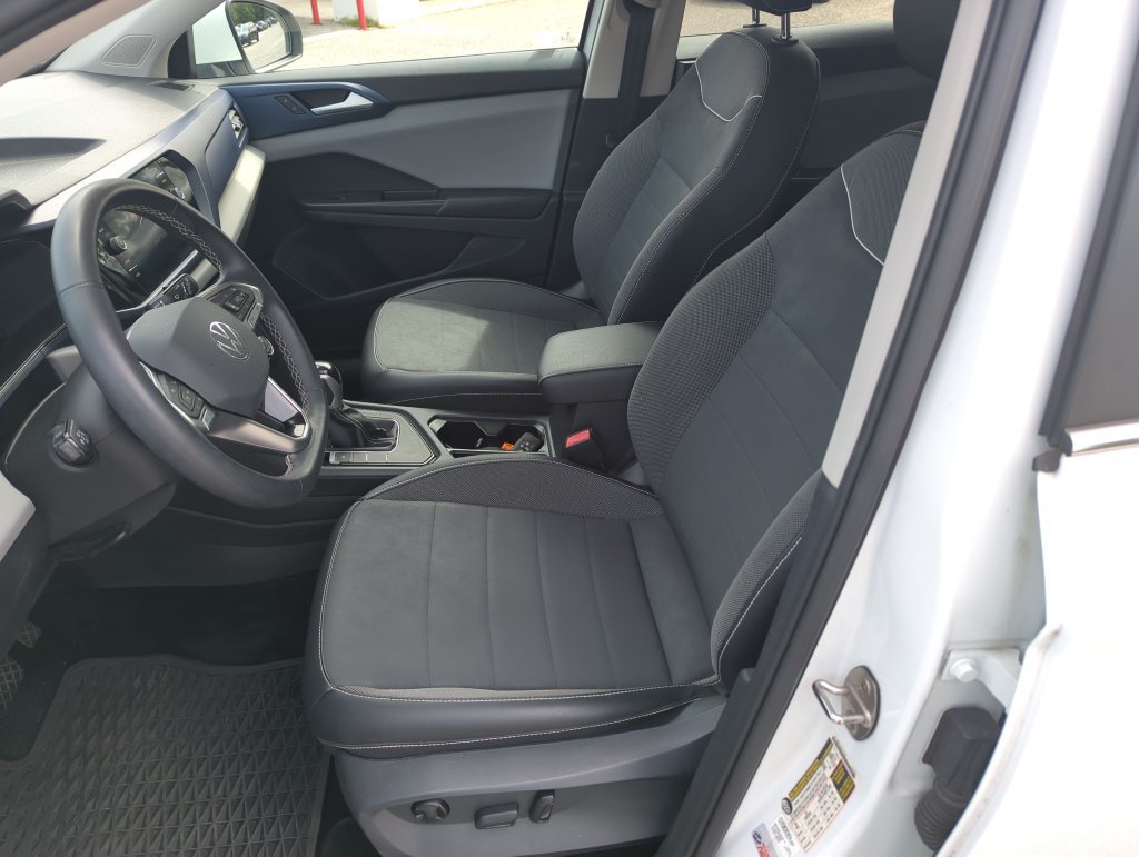 Used 2023 Volkswagen Taos SE FWD image 12
