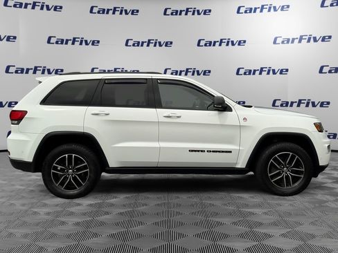 Used 2017 Jeep Grand Cherokee Trailhawk w/ Trailhawk Luxury Group AWD/4WD image 7