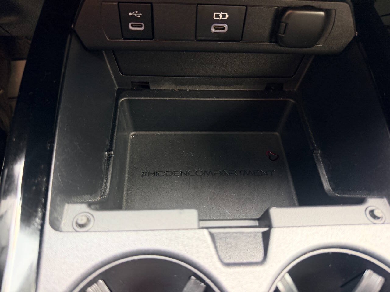 Used 2023 Toyota Prius LE FWD image 39