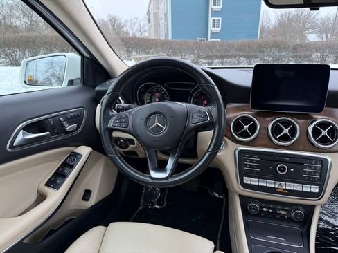 Used 2019 Mercedes-Benz GLA 250 4MATIC image 14