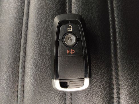 Used 2020 Ford Edge SEL FWD image 32