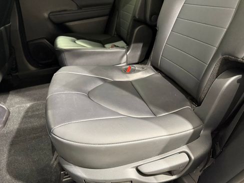 Certified 2025 Toyota Highlander XLE AWD/4WD image 21