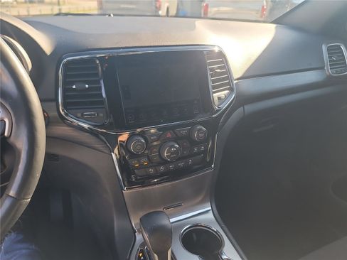 Used 2019 Jeep Grand Cherokee Altitude image 20