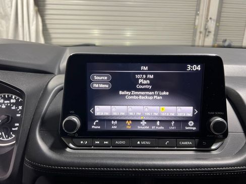 Used 2024 Nissan Rogue S FWD image 29