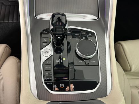 Used 2020 BMW X6 sDrive40i w/ Premium Package image 15