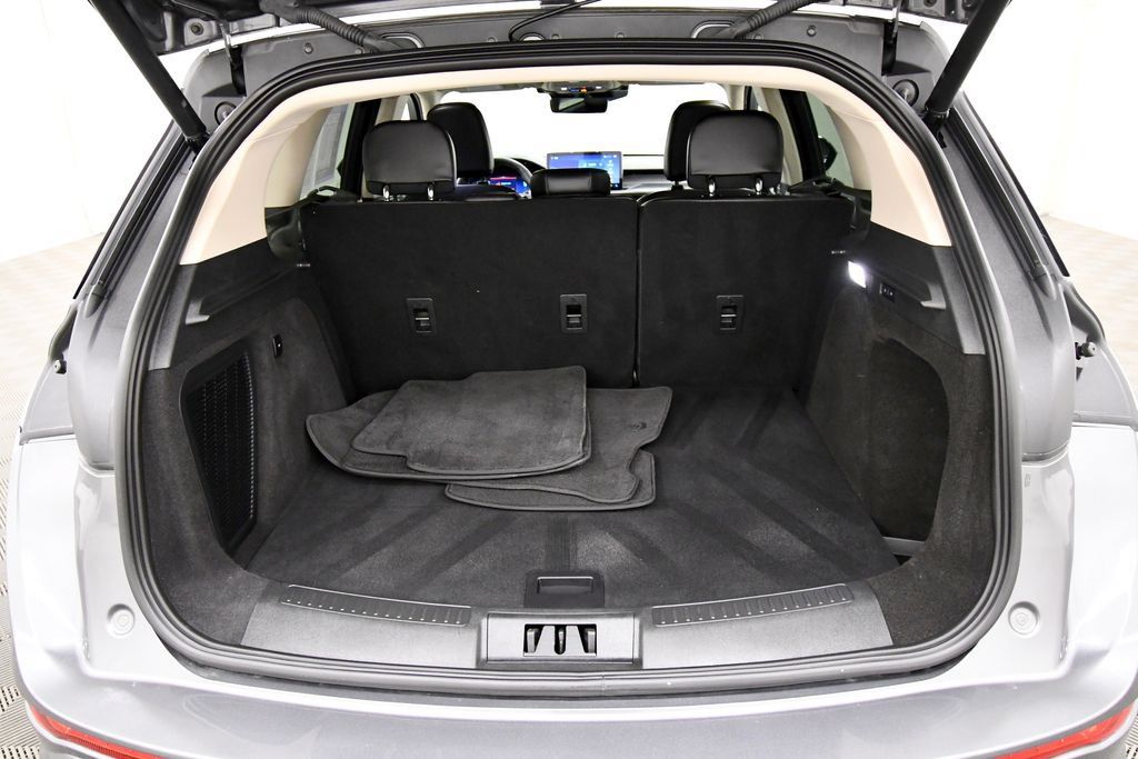 Used 2024 Lincoln Corsair AWD w/ Equipment Group 101A image 7