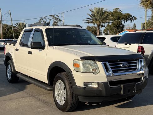 Used 2009 Ford Explorer Sport Trac XLT image 2