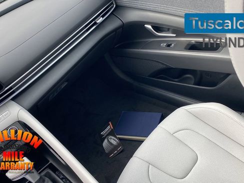 New 2025 Hyundai Elantra Limited image 30