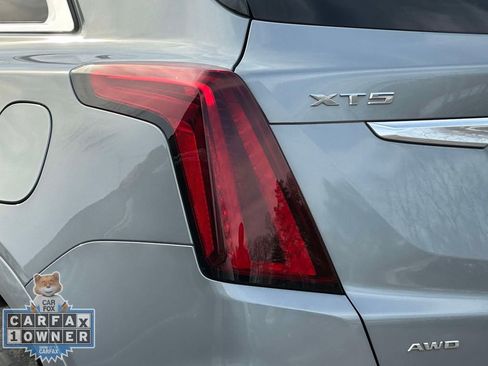 Used 2023 Cadillac XT5 Premium Luxury image 11