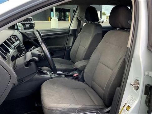 Used 2019 Volkswagen Golf SE FWD image 15