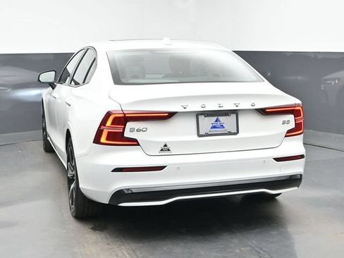 Used 2025 Volvo S60 B5 Core FWD image 7