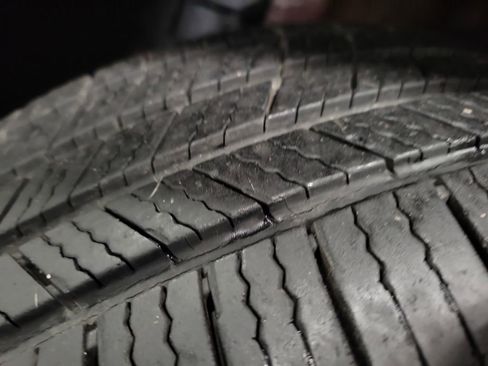 Used 2010 Chrysler Town & Country Touring image 11