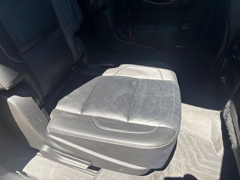 Used 2015 Chevrolet Suburban LT AWD/4WD image 35