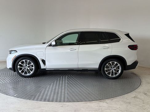 New 2026 BMW X5 xDrive50e AWD/4WD image 2