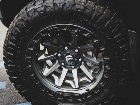 Used 2020 Chevrolet Silverado 1500 LT w/ Texas Edition image 24