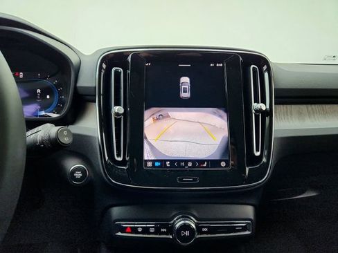 Certified 2024 Volvo XC40 B5 Core image 22