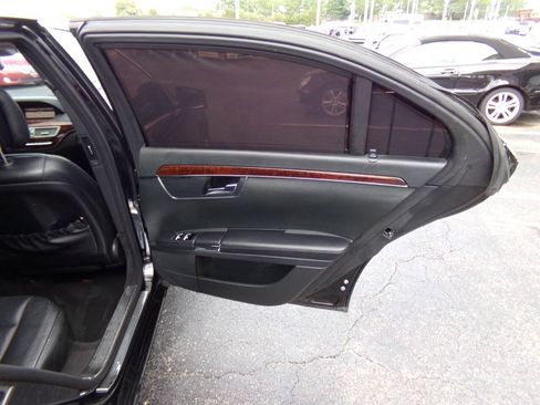 Used 2013 Mercedes-Benz S 550 4MATIC image 32