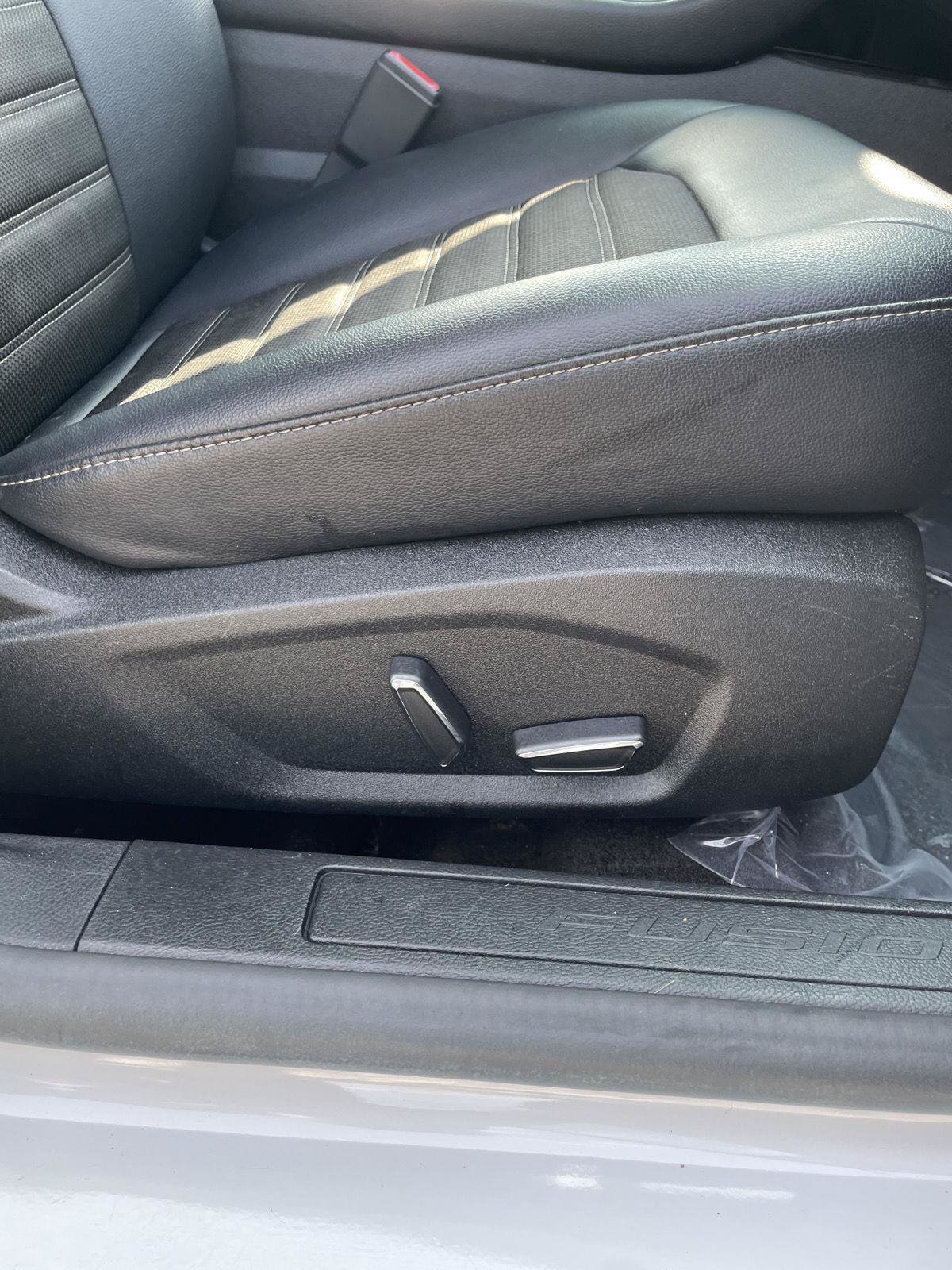 Used 2018 Ford Fusion SE w/ Equipment Group 201A FWD image 28