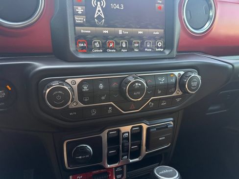 Used 2020 Jeep Gladiator Rubicon AWD/4WD image 27