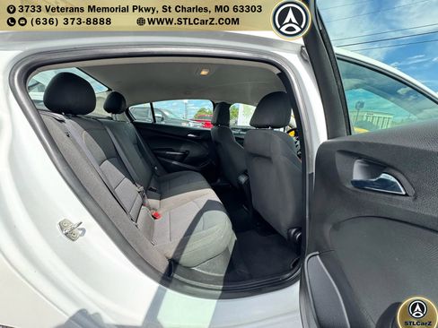 Used 2017 Chevrolet Cruze LS image 13
