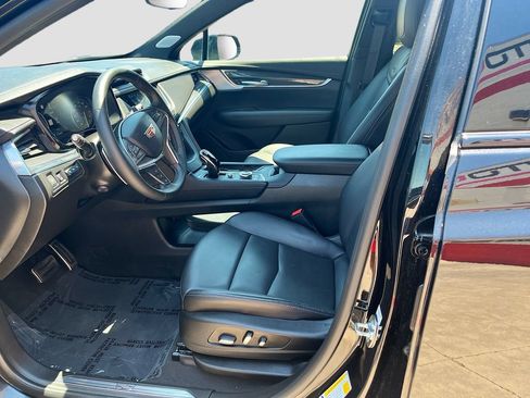 Used 2025 Cadillac XT5 Sportv w/ Technology Package AWD/4WD image 22
