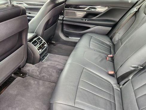 Used 2017 BMW 740i image 30