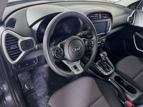 Used 2020 Kia Soul LX image 17