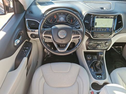 Used 2019 Jeep Cherokee Limited image 11