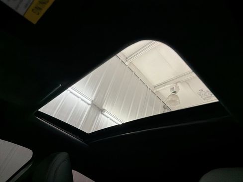 Used 2024 MAZDA MAZDA3 Hatchback w/Premium Plus Pkg image 9