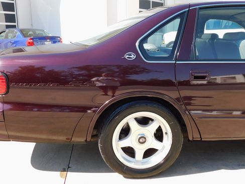 Used 1996 Chevrolet Impala SS RWD image 27