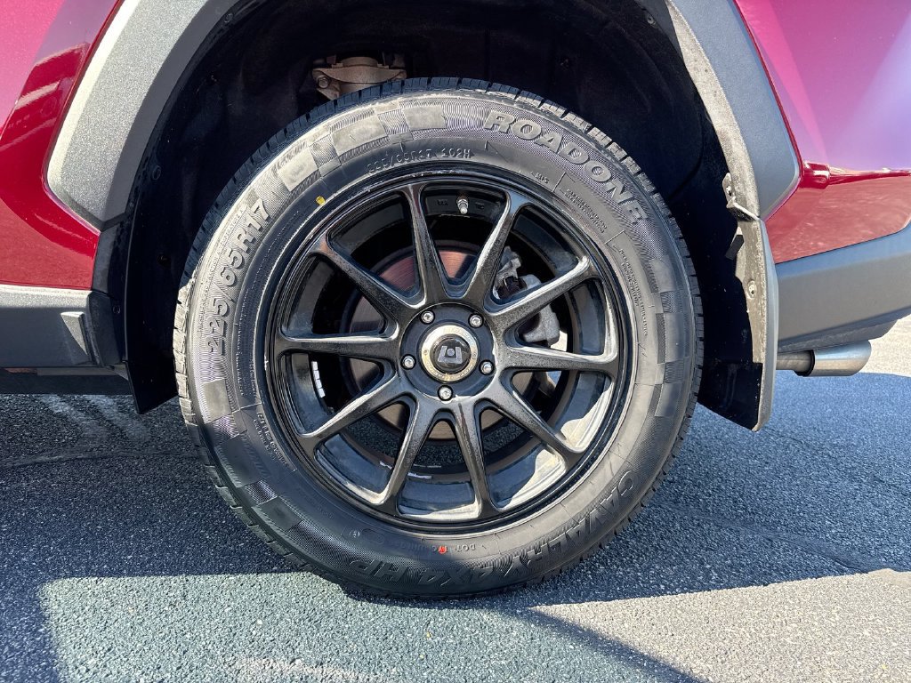 Used 2022 Toyota RAV4 LE AWD/4WD image 26