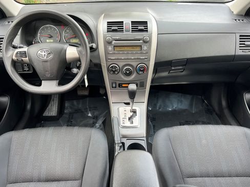 Used 2011 Toyota Corolla S image 3